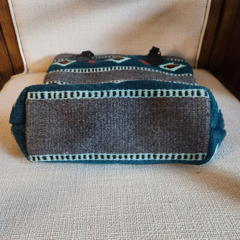 Handmade Oaxacan Patterned Tote Bag with Black Straps - Picture 5 of 8
